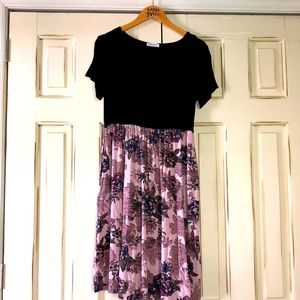 SMALLSHOW maternity / nursing dress size M